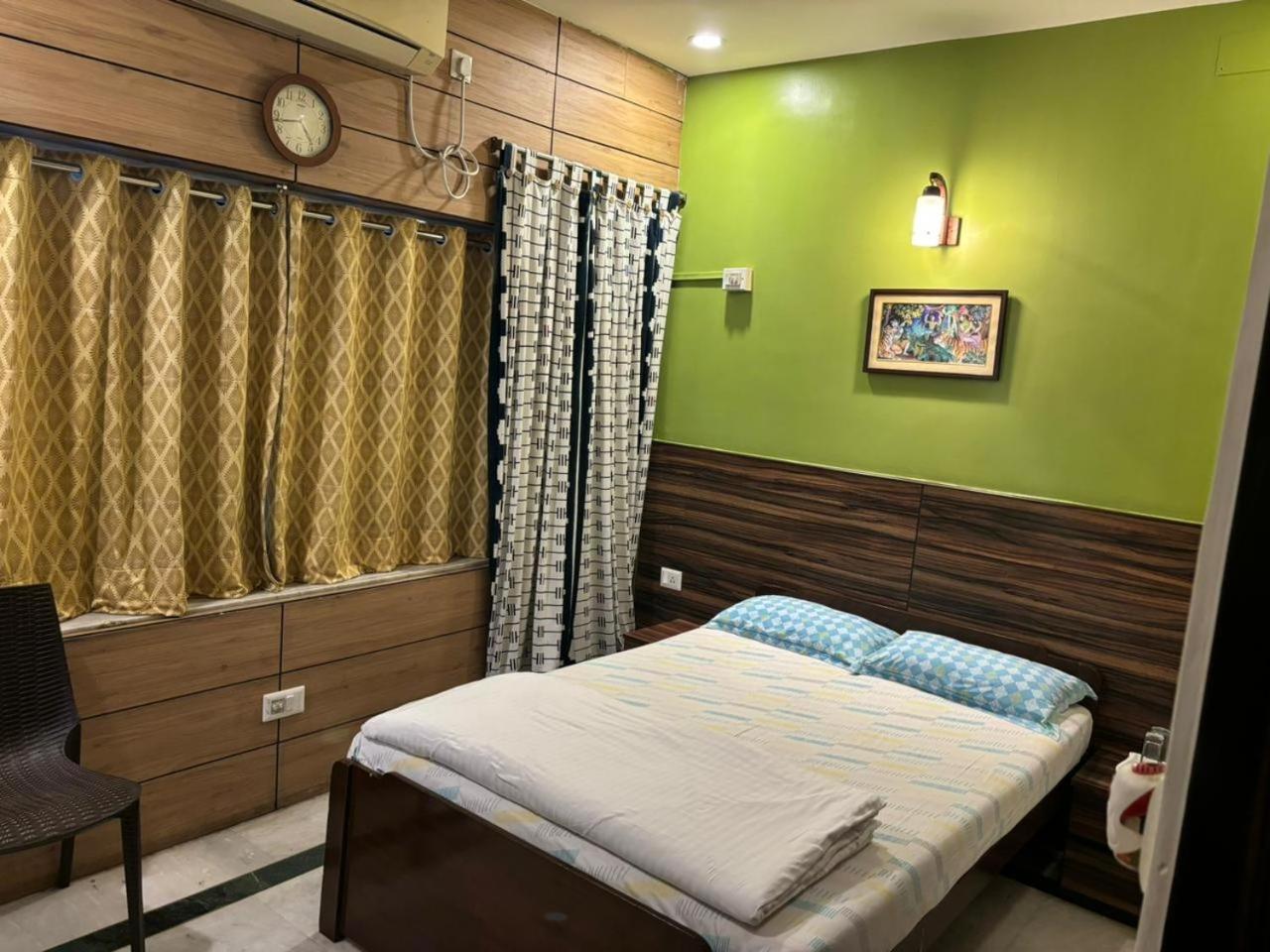 Om Sai Villa Guesthouse Kolkata Luaran gambar