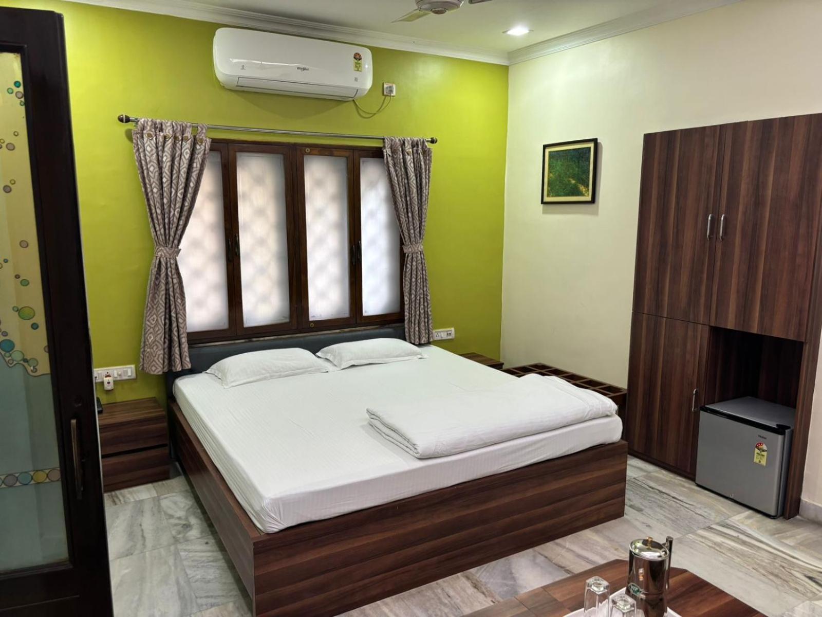 Om Sai Villa Guesthouse Kolkata Luaran gambar