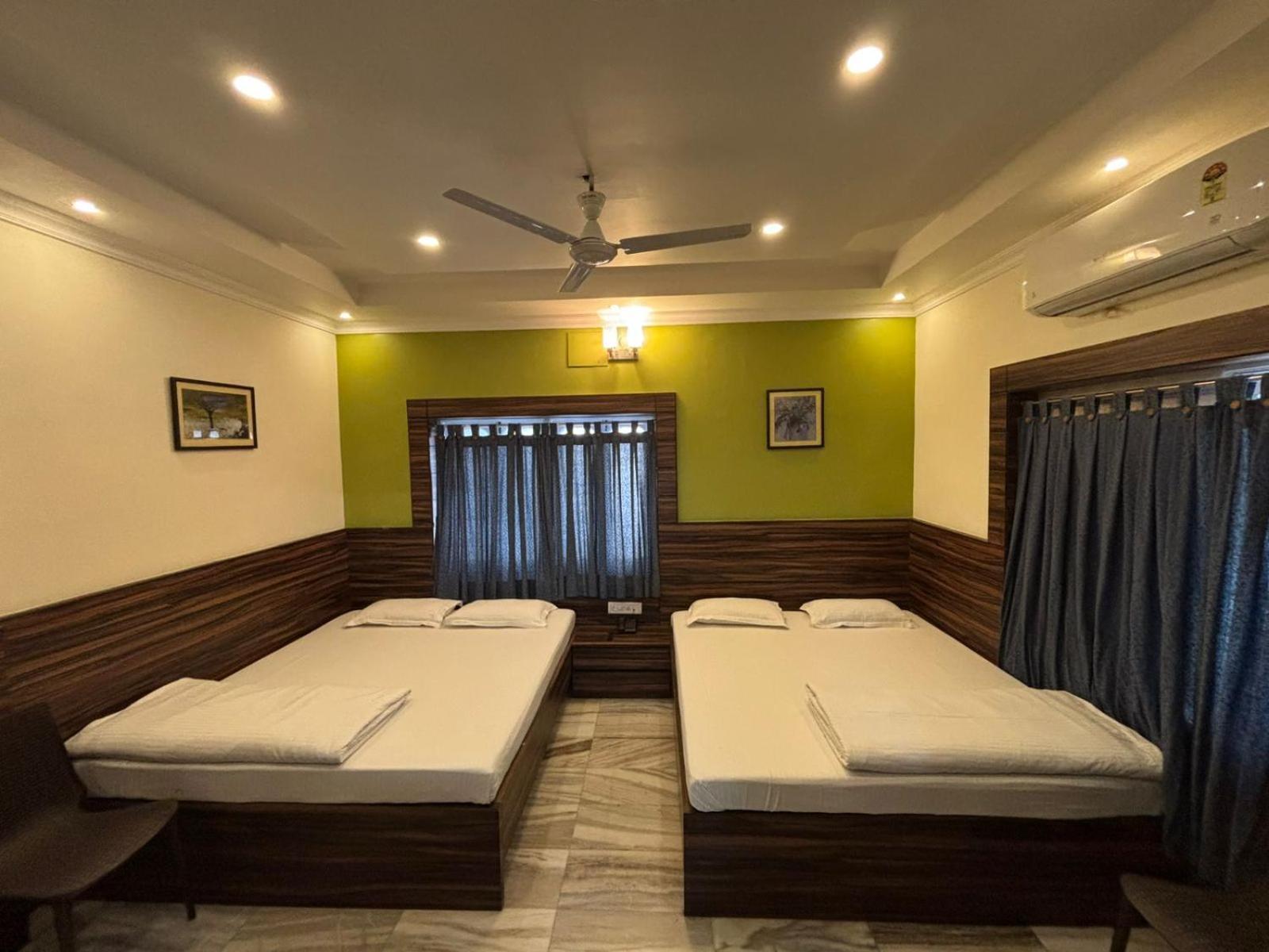 Om Sai Villa Guesthouse Kolkata Luaran gambar
