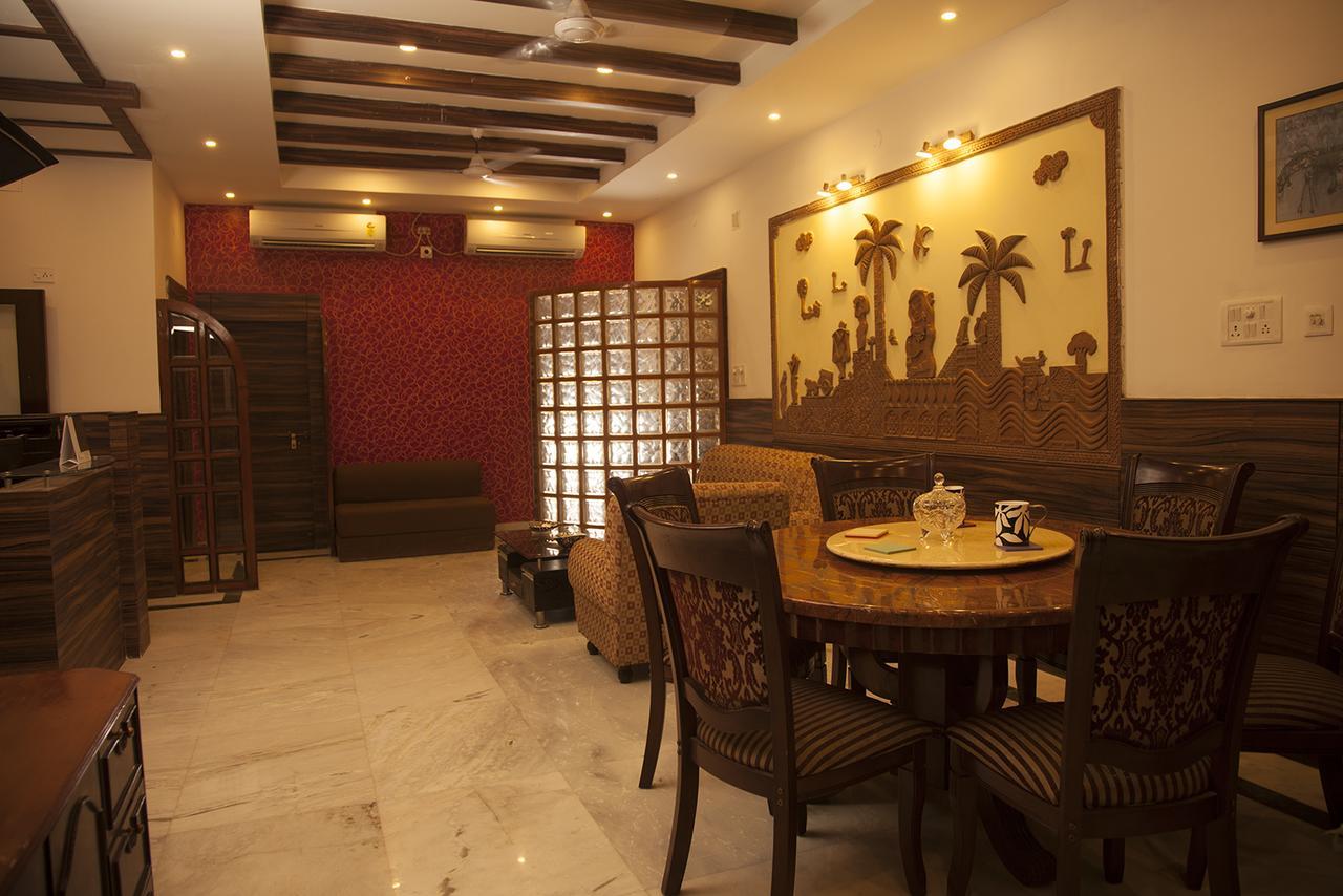 Om Sai Villa Guesthouse Kolkata Luaran gambar