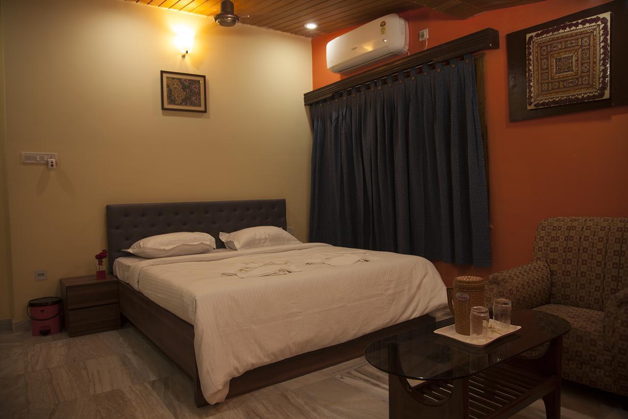 Om Sai Villa Guesthouse Kolkata Luaran gambar
