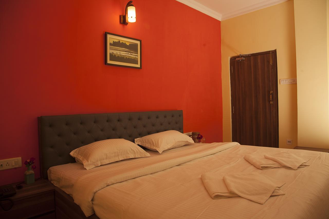 Om Sai Villa Guesthouse Kolkata Luaran gambar