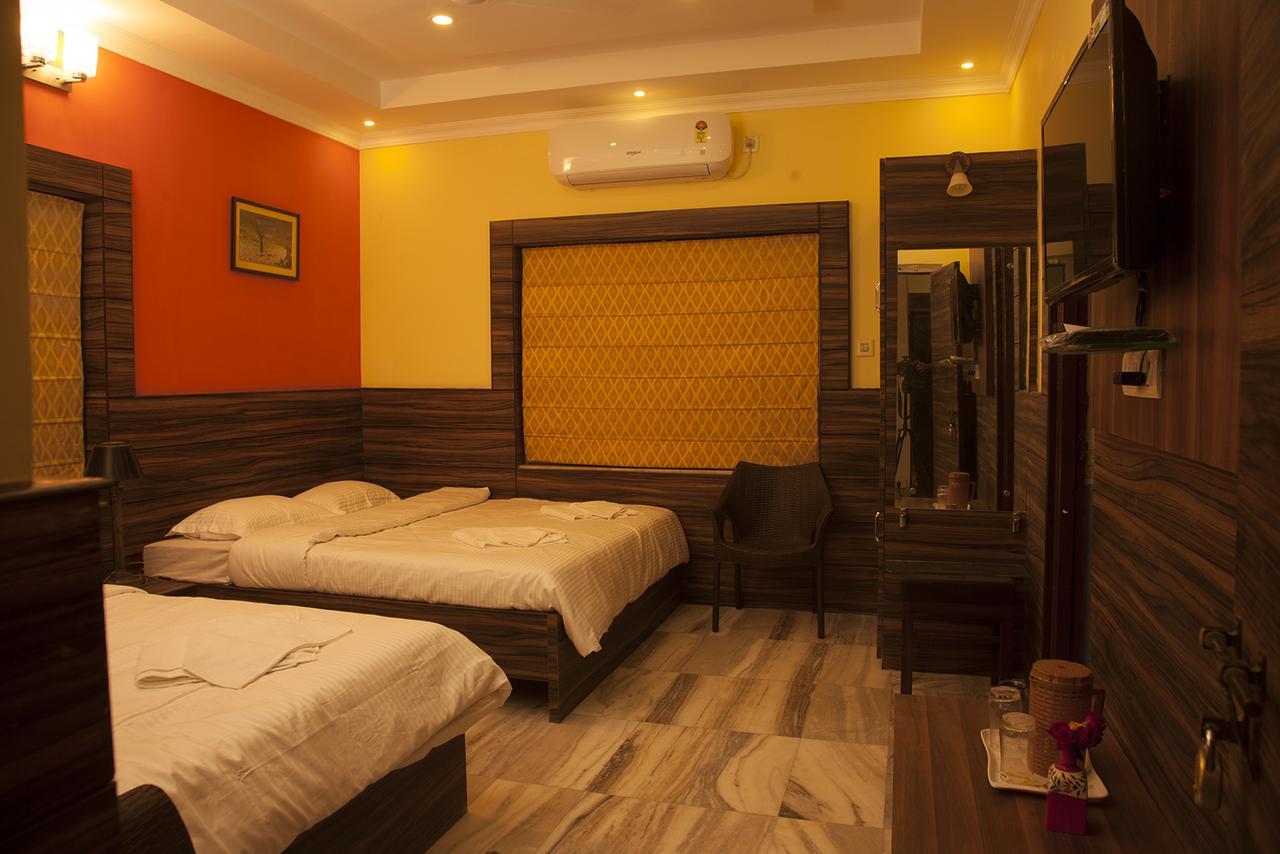 Om Sai Villa Guesthouse Kolkata Luaran gambar