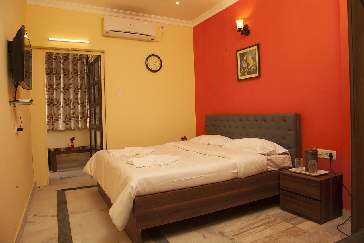 Om Sai Villa Guesthouse Kolkata Luaran gambar