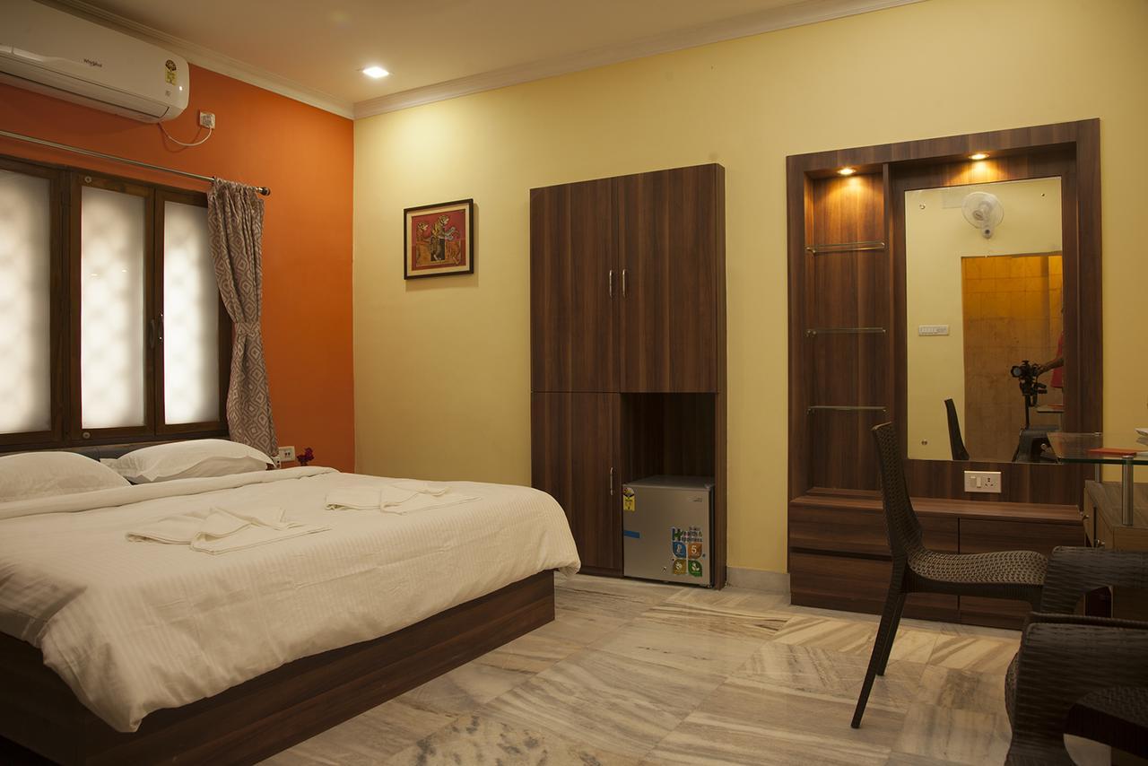 Om Sai Villa Guesthouse Kolkata Luaran gambar
